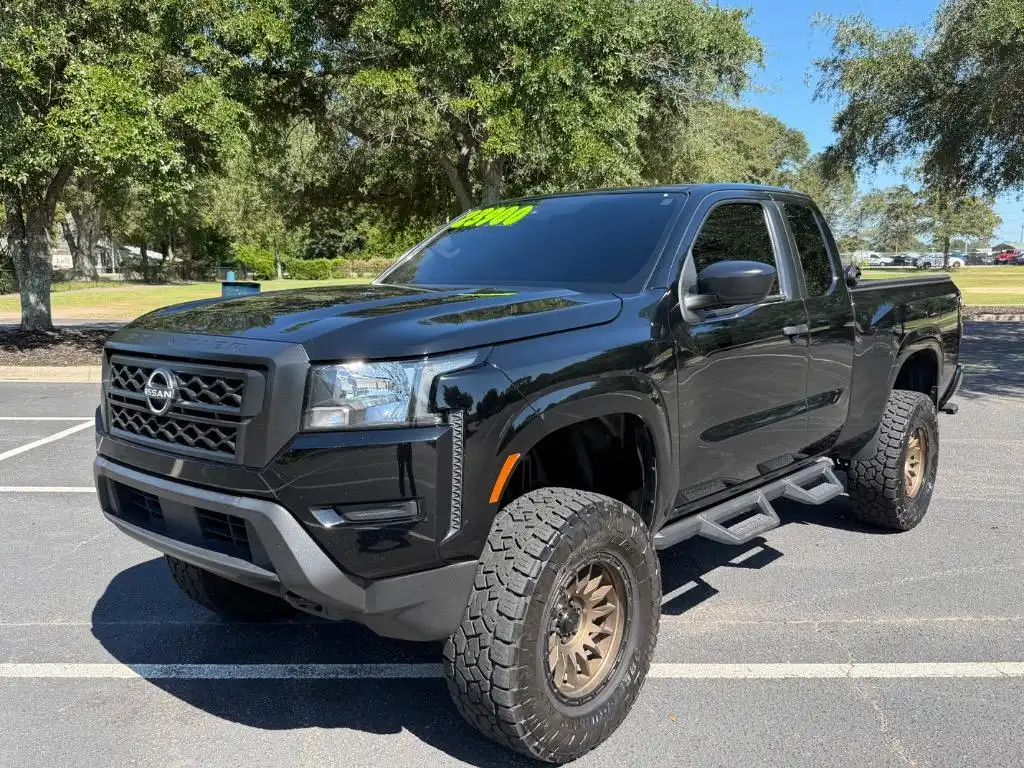 2022 Nissan Frontier S King Cab 4WD's photo