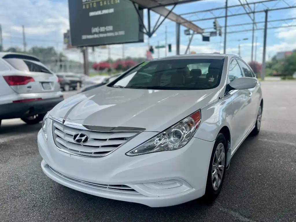 2011 Hyundai Sonata GLS I4 M/T's photo