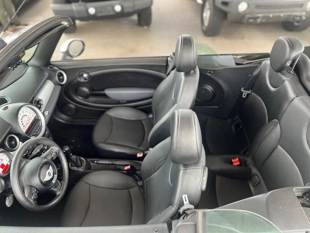 2012 MINI Cooper Base photo 5