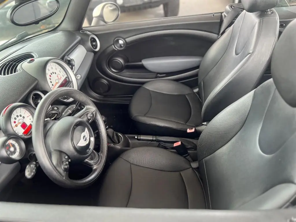 2012 MINI Cooper Base photo 4