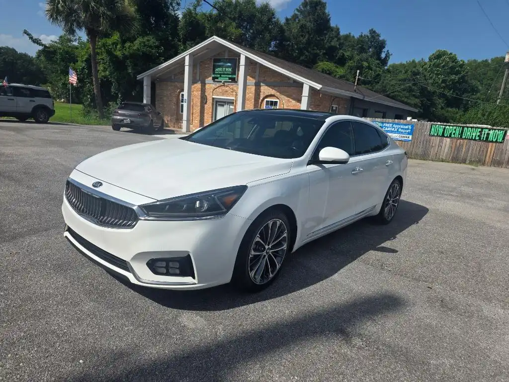 2017 Kia Cadenza Technology's photo