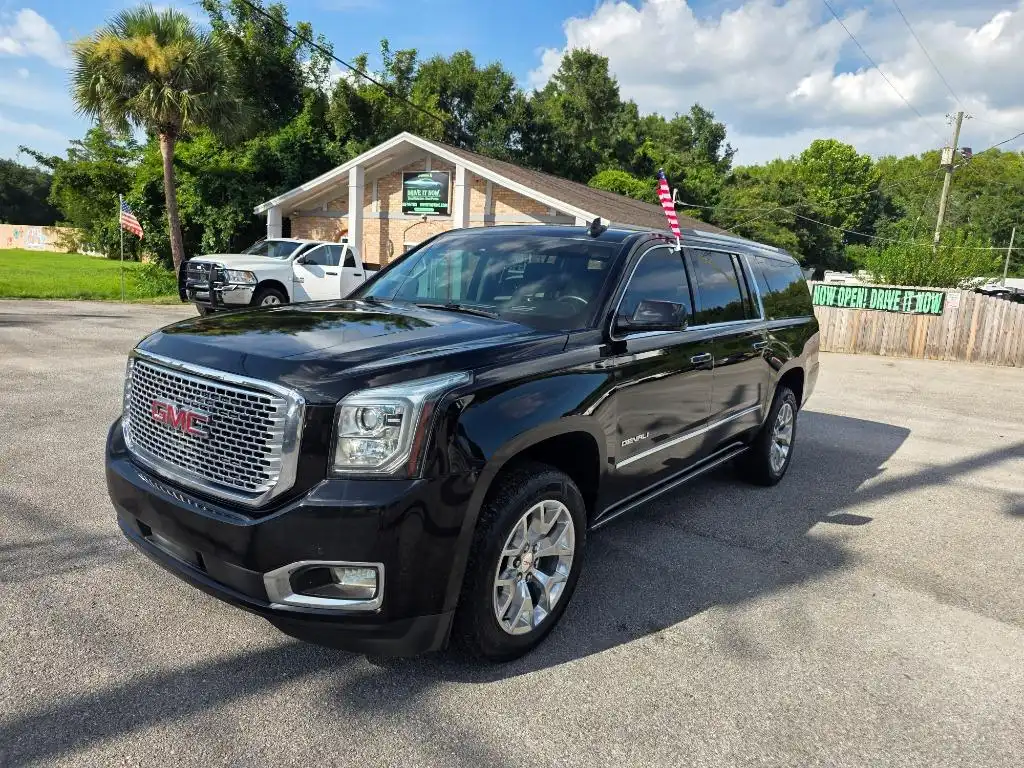 2017 GMC Yukon Denali 2WD's photo