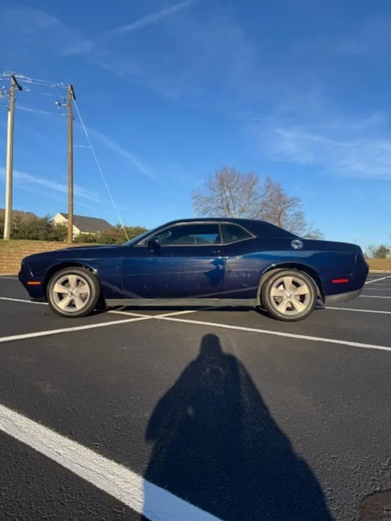 2015 Dodge Challenger SXT photo 3