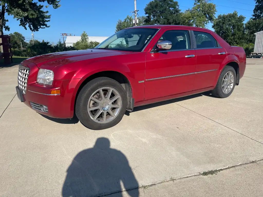 2010 Chrysler 300 Touring 27H AWD (Fleet)'s photo