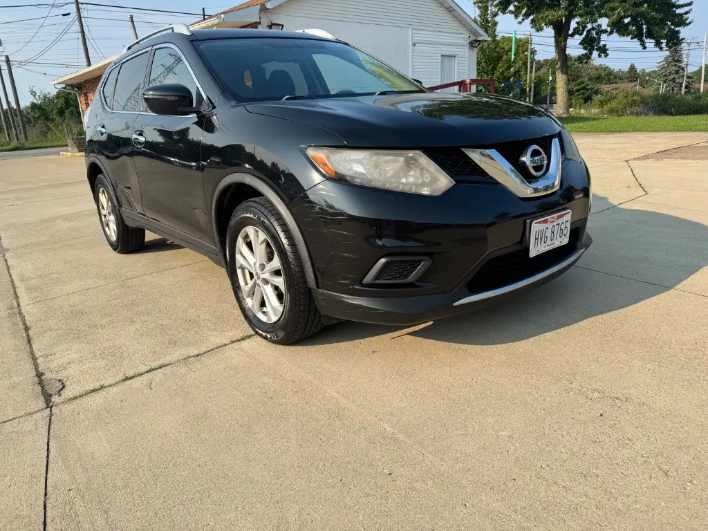 2016 Nissan Rogue SV AWD photo 3