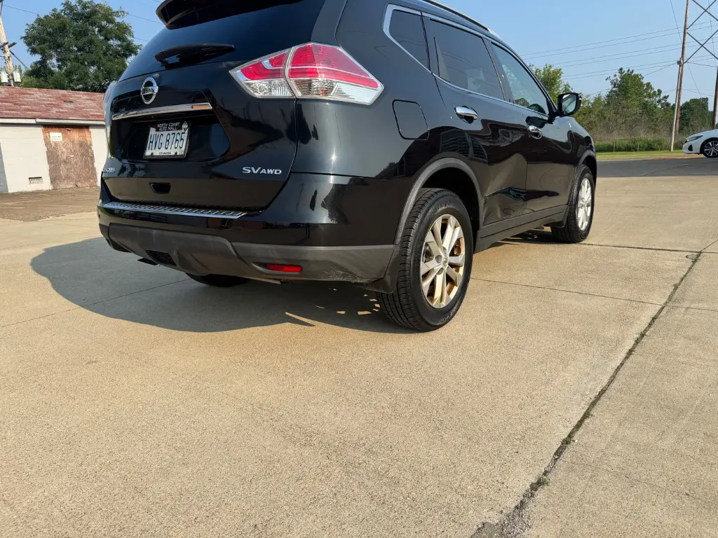 2016 Nissan Rogue SV AWD photo 4