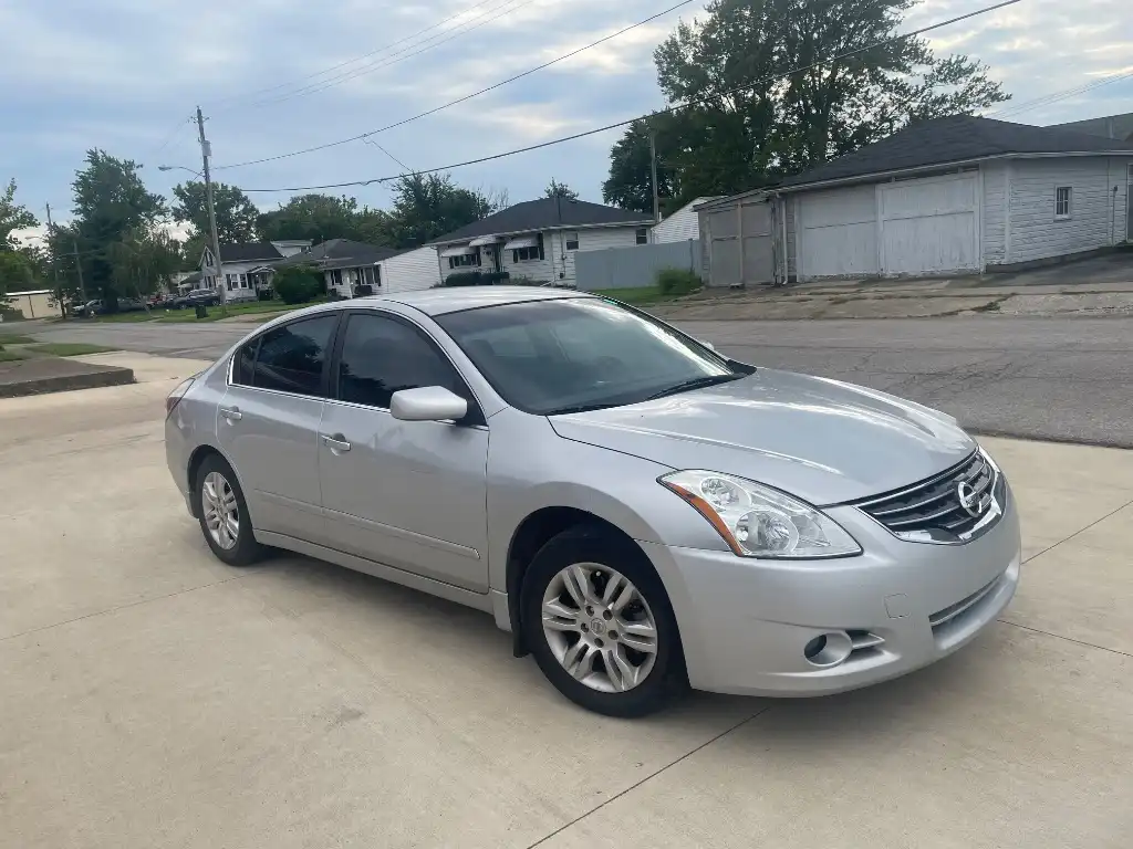 2010 Nissan Altima 2.5 S CVT's photo