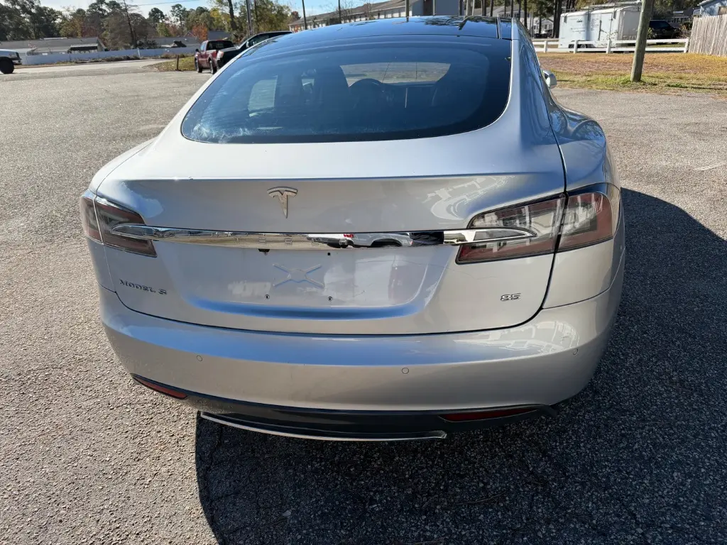 2014 Tesla Model S 85 kWh photo 5