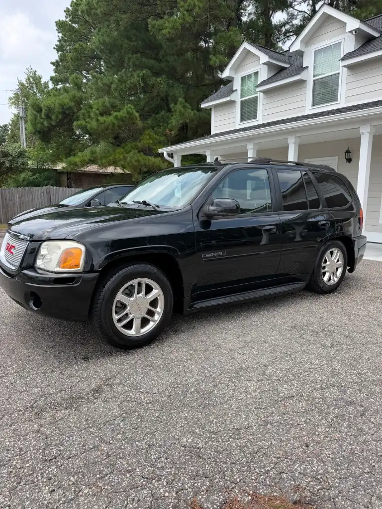 2006 GMC Envoy Denali 4WD's photo