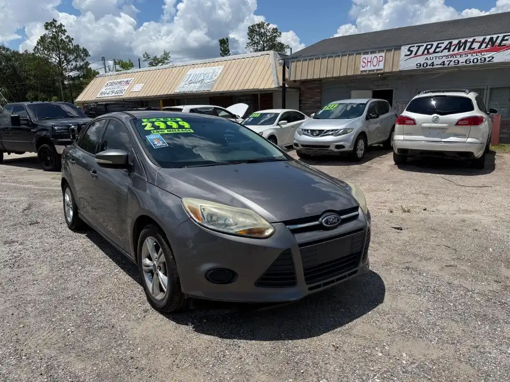 2014 Ford Focus Sedan SE's photo