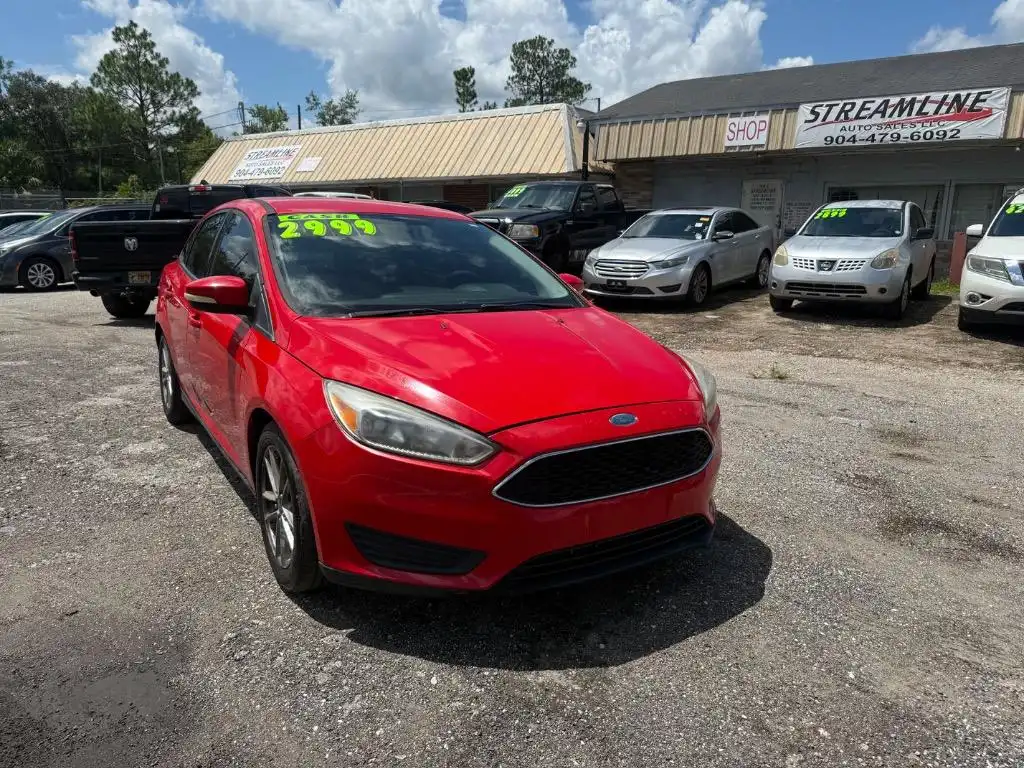 2016 Ford Focus Sedan SE's photo