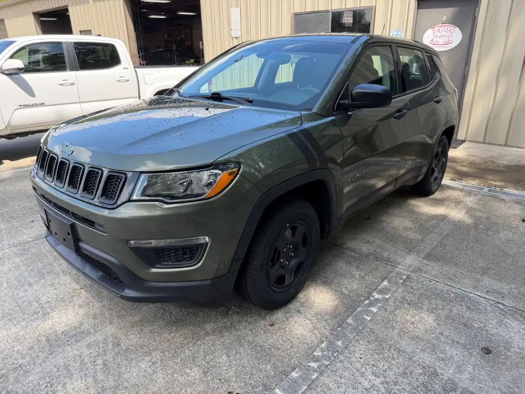2017 Jeep Compass Sport's photo