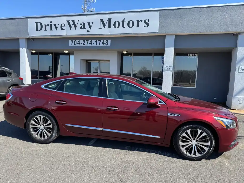 2017 Buick LaCrosse Premium's photo