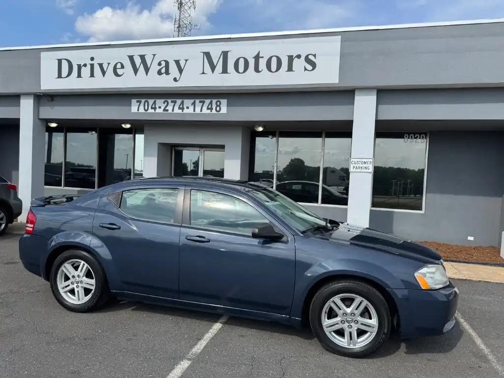 2008 Dodge Avenger SXT's photo