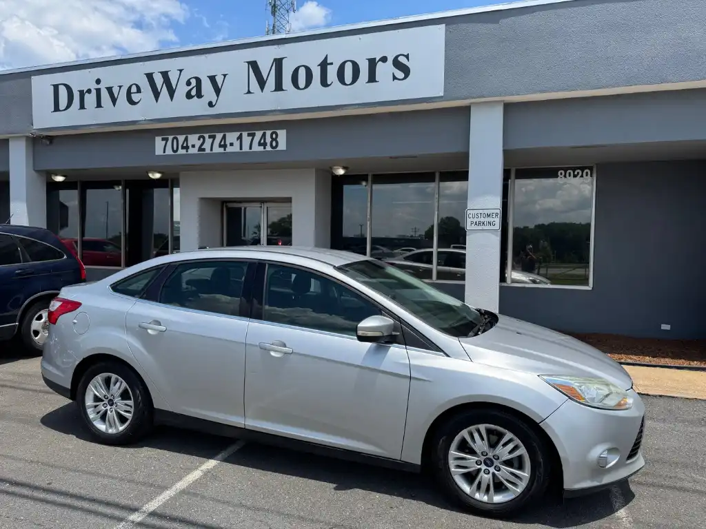 2012 Ford Focus Sedan SEL's photo