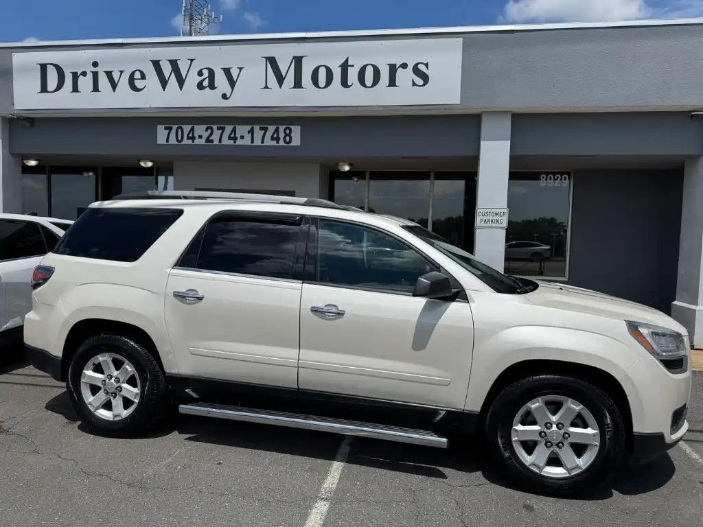 2013 GMC Acadia AWD SLE's photo