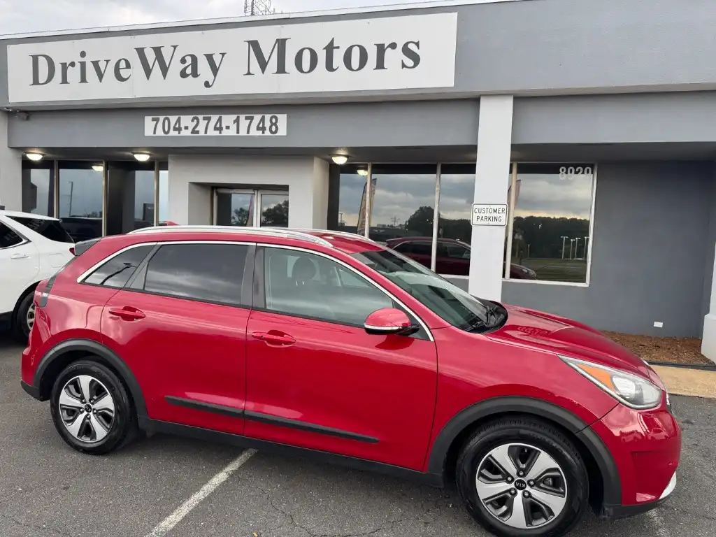 2017 Kia Niro EX's photo