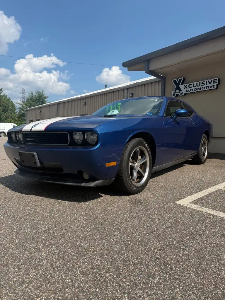 2010 Dodge Challenger SE's photo