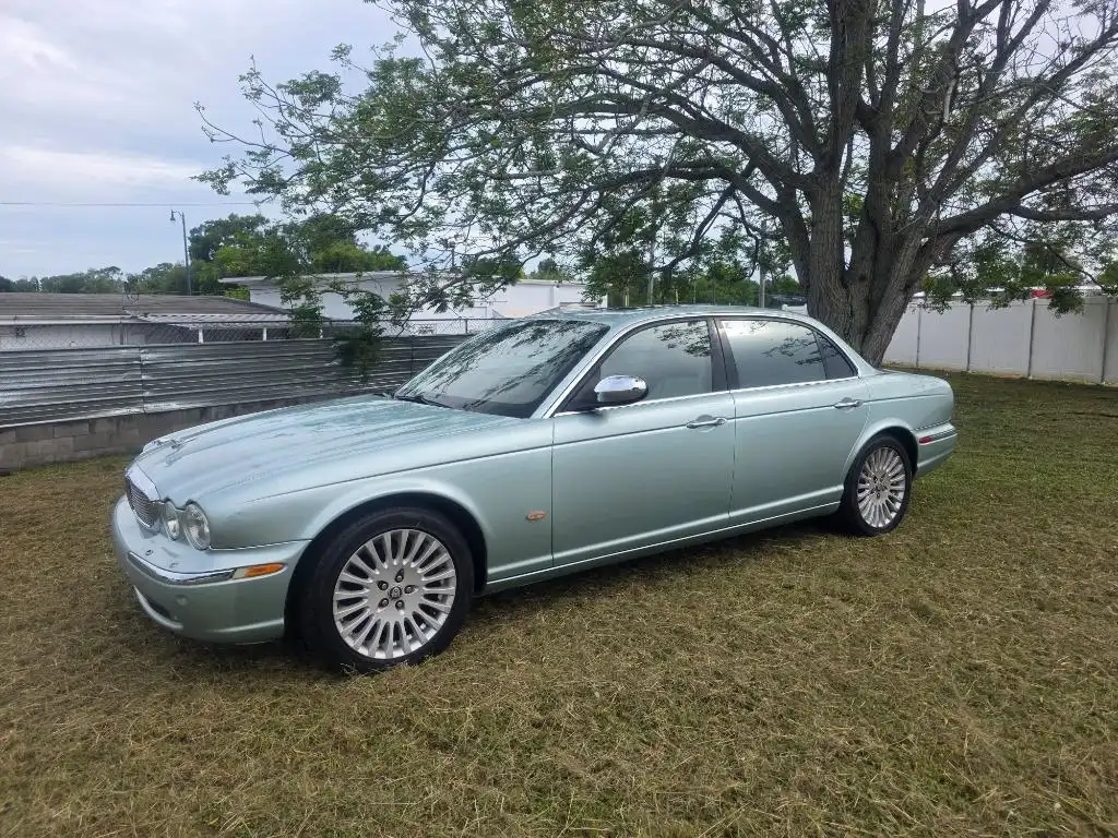 2007 Jaguar XJ Vanden Plas's photo