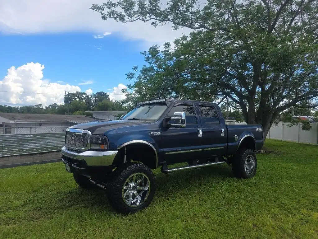 2004 Ford F-250 Lariat 4WD Crew Cab SWB's photo