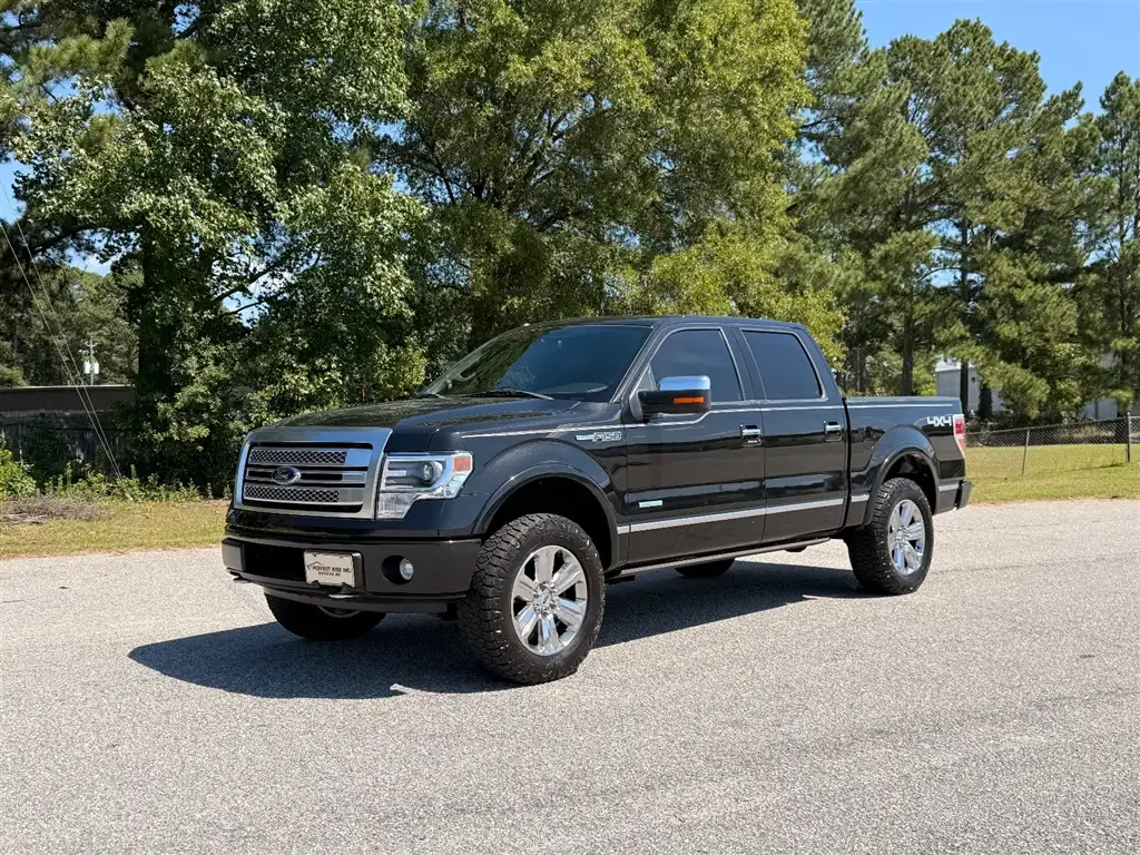 2013 Ford F-150 XL 4WD SuperCrew 145 in's photo