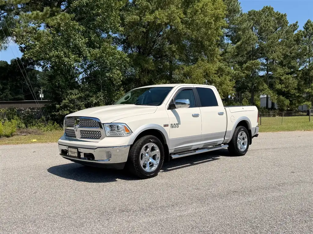 2016 RAM 1500 Laramie 4WD Crew Cab 5'7's photo