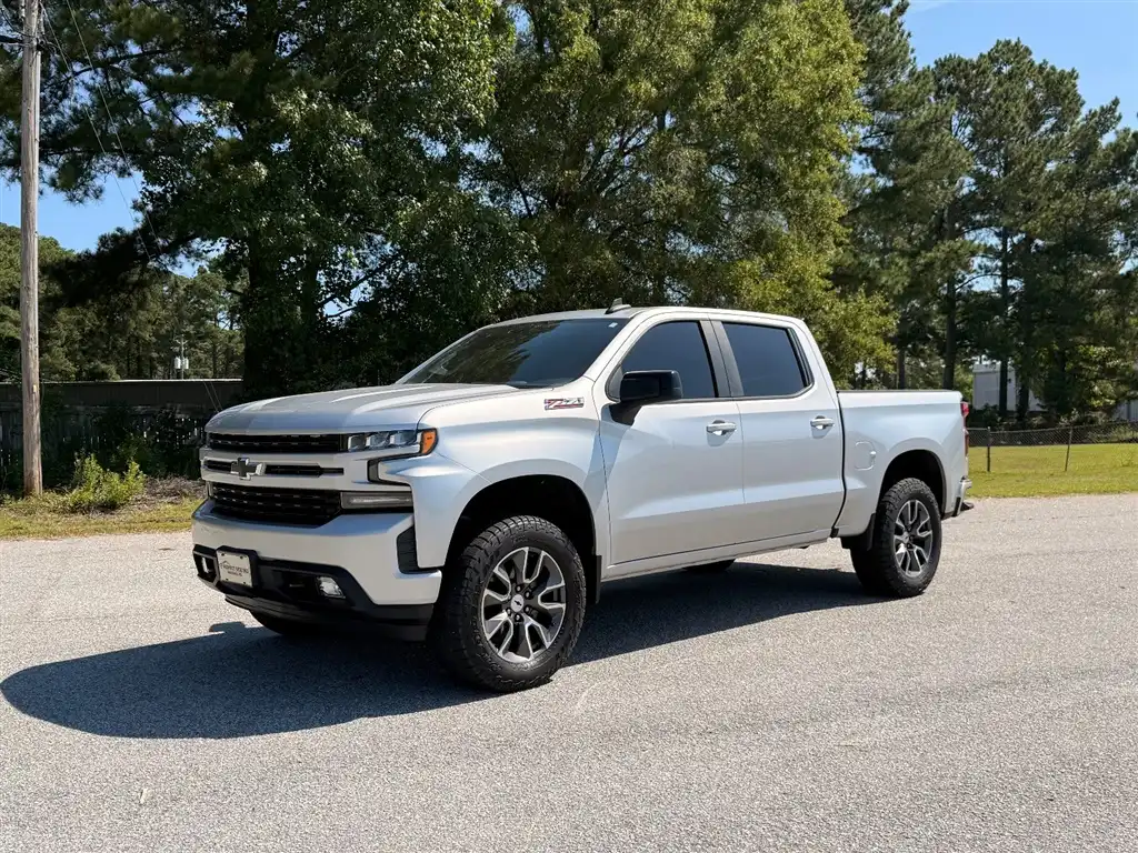 2020 Chevrolet Silverado 1500 RST 4WD Crew Cab Short Box's photo