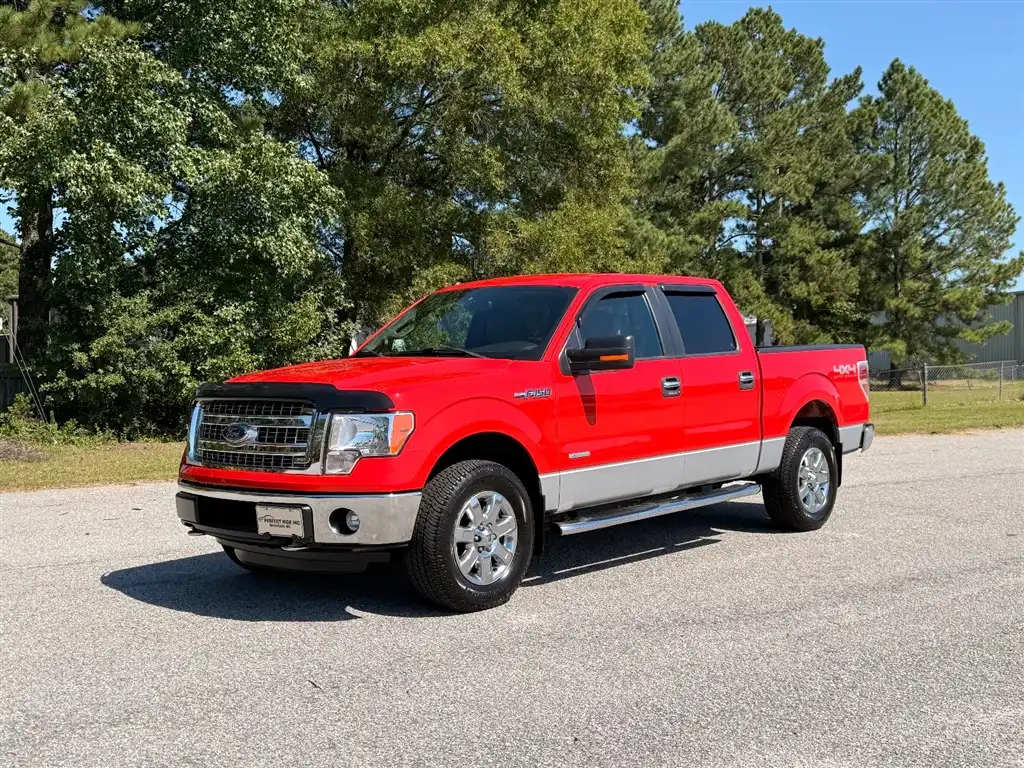 2013 Ford F-150 XLT 4WD SuperCrew 145 in's photo