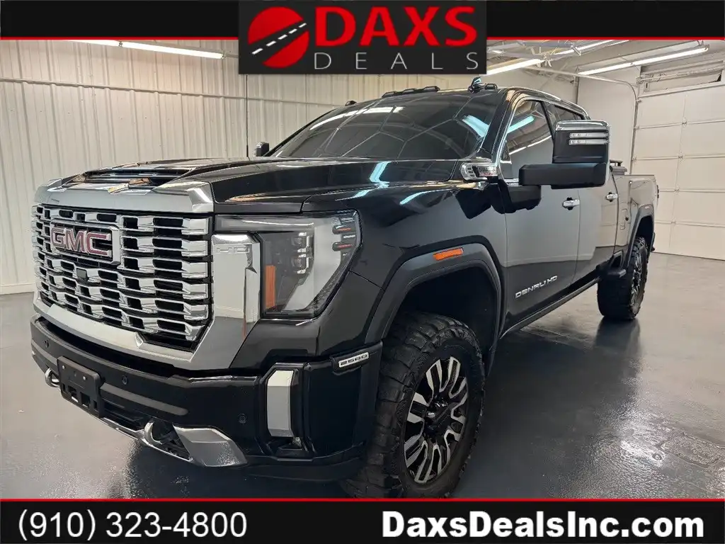 2024 GMC Sierra 4WD Crew Cab Standard Box Denali's photo