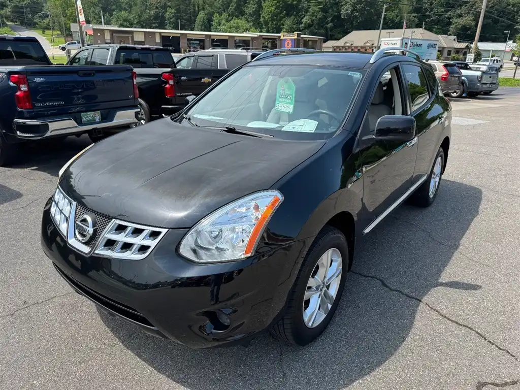 2013 Nissan Rogue SV AWD's photo