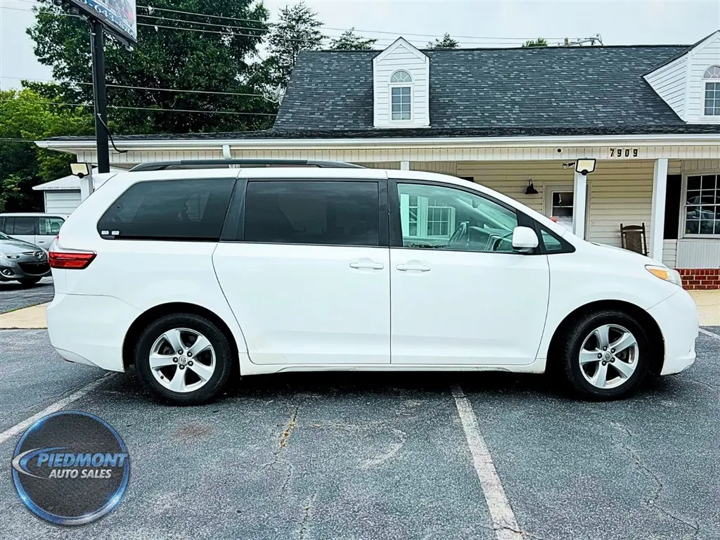 2015 Toyota Sienna LE V6 7-Passenger Access Seat photo 5
