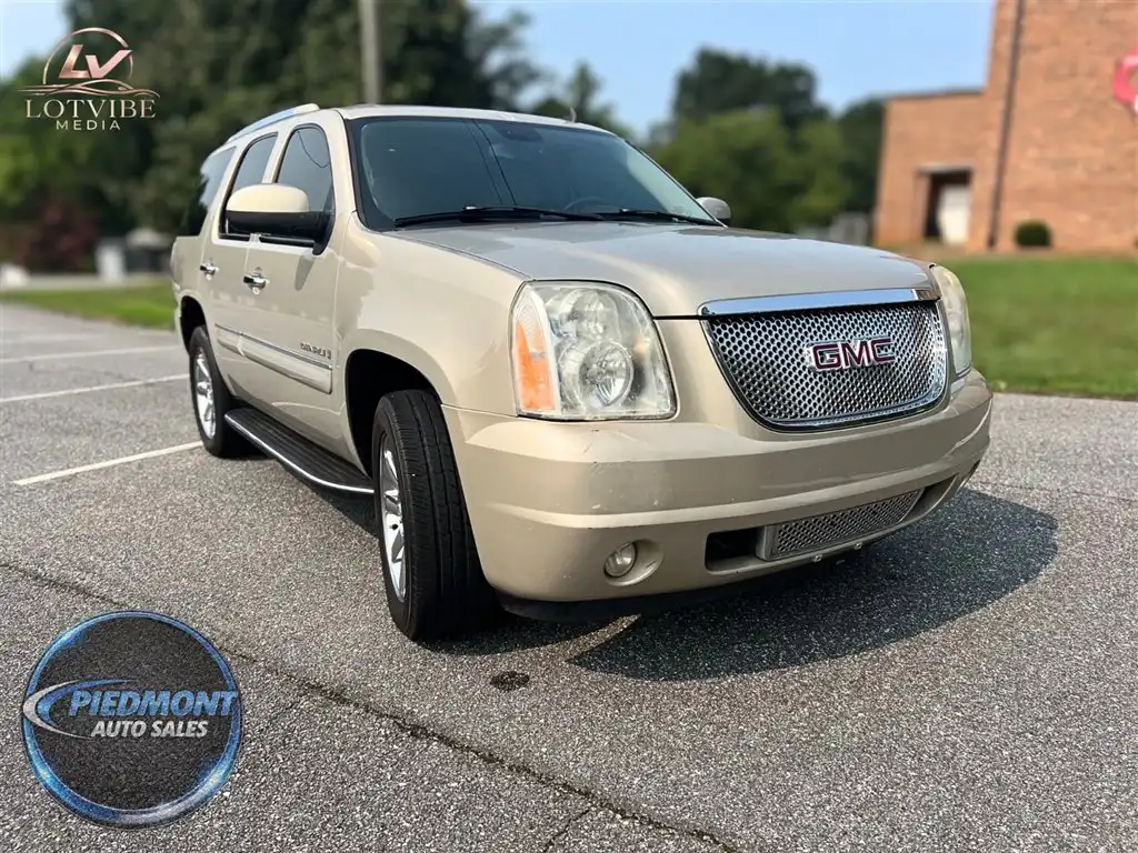 2008 GMC Yukon Denali AWD's photo