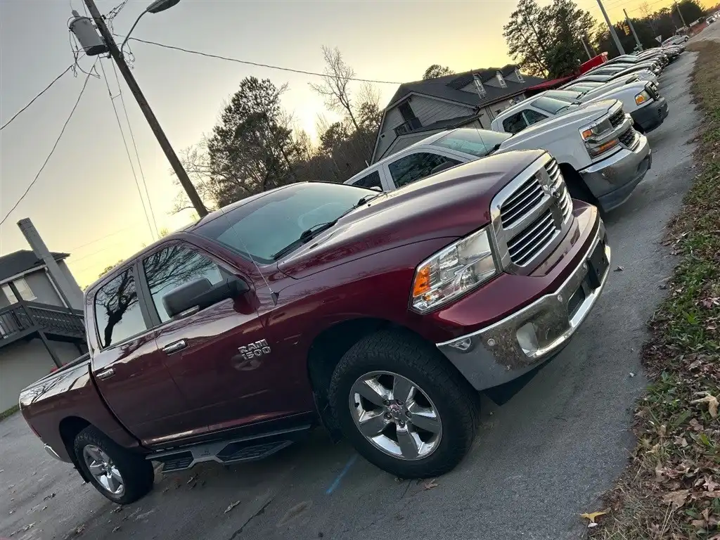 2017 RAM 1500 Big Horn 4x4 Crew Cab 5'7's photo