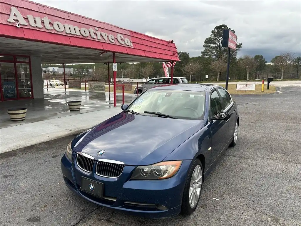 2006 BMW 3 Series 330i's photo