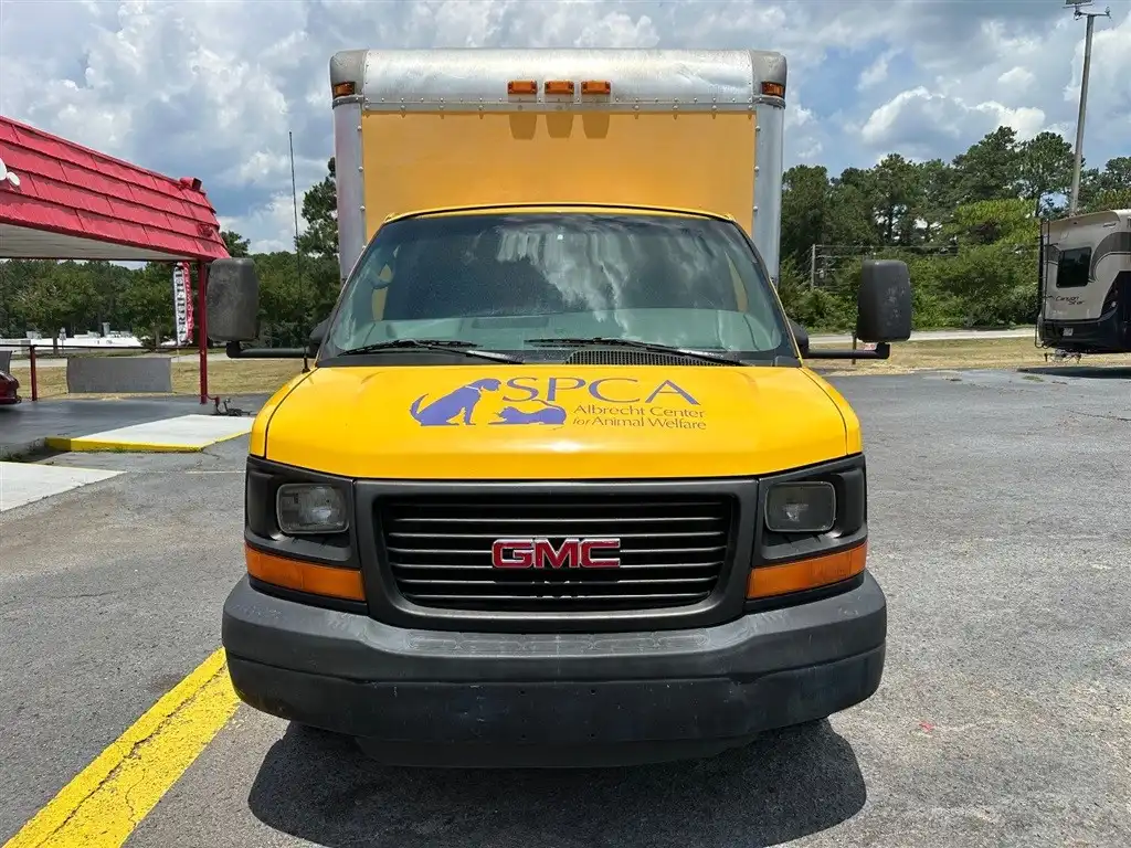 2008 GMC Savana's photo