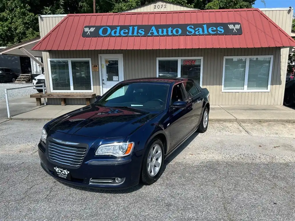 2013 Chrysler 300 Base's photo