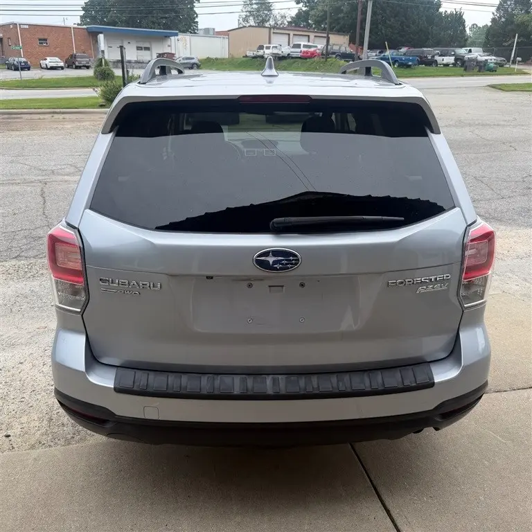 2017 Subaru Forester 2.5i Premium CVT photo 5