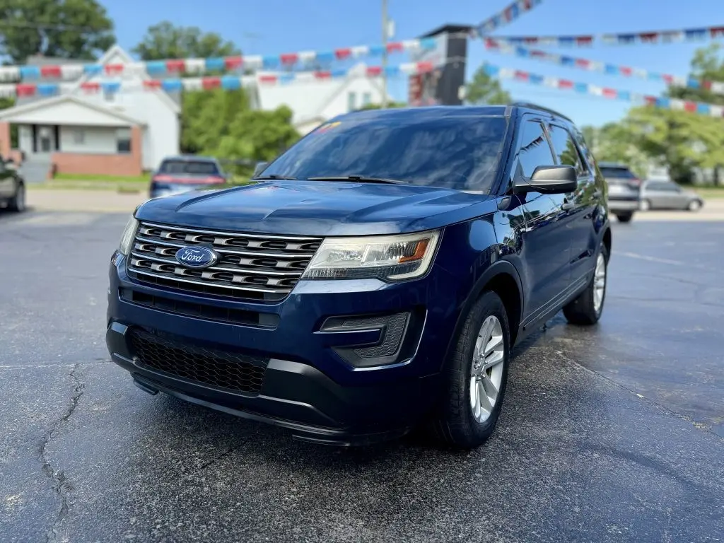 2017 Ford Explorer Base FWD photo 3