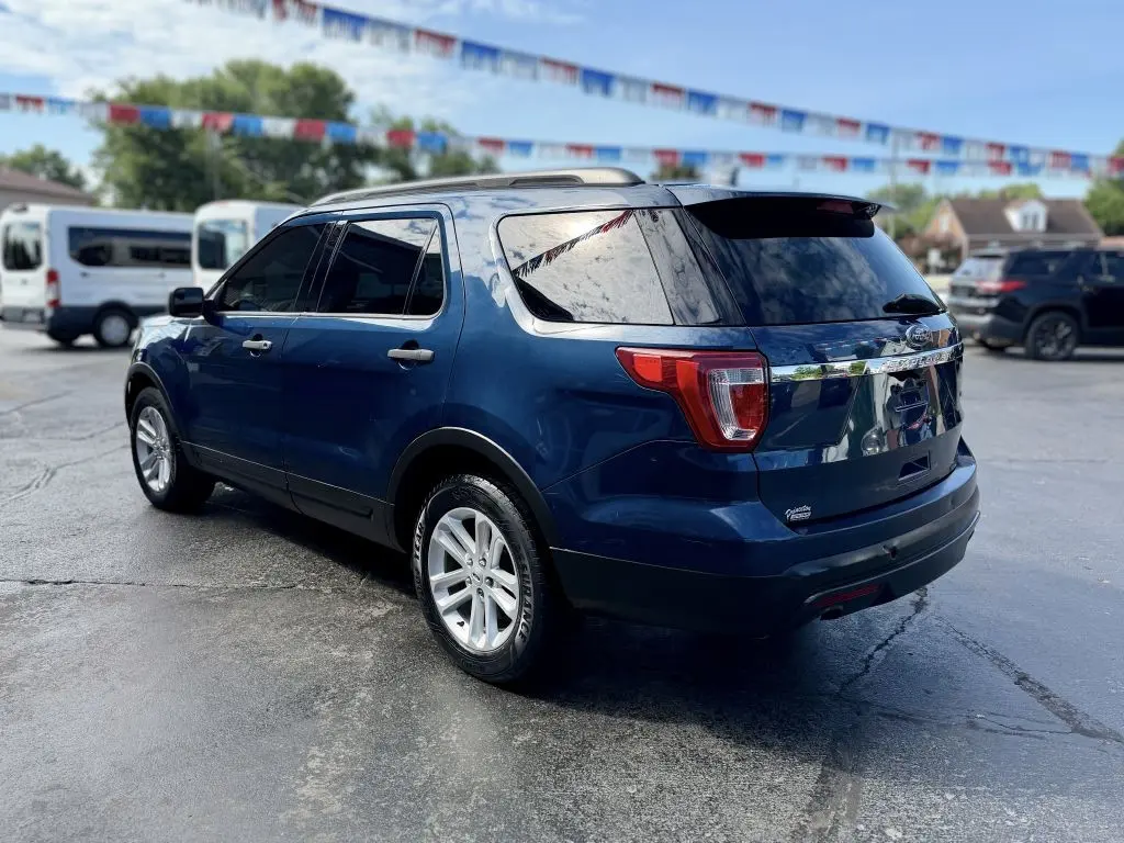 2017 Ford Explorer Base FWD photo 5