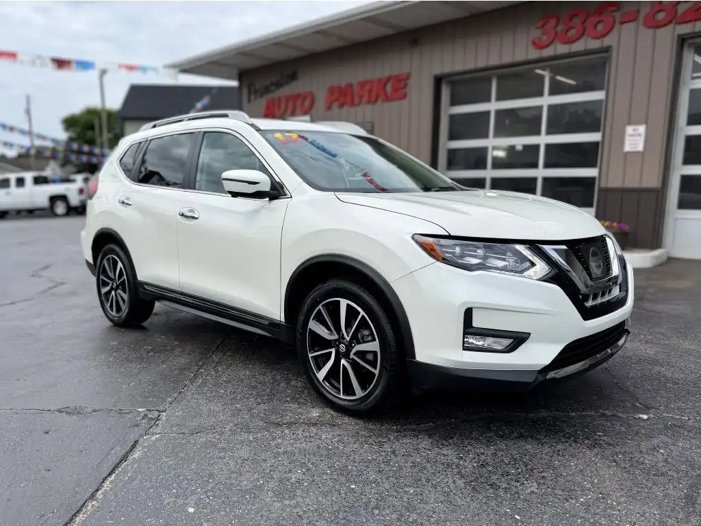 2017 Nissan Rogue SL AWD's photo