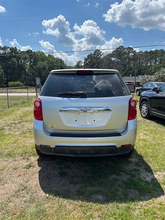 2015 Chevrolet Equinox LS photo 3