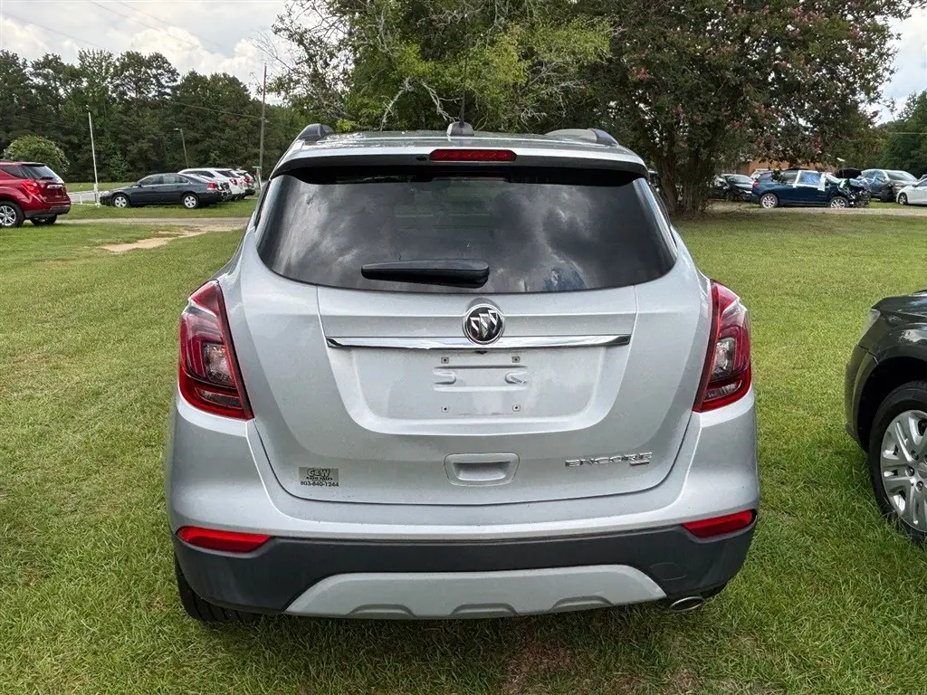 2020 Buick Encore Essence AWD photo 3