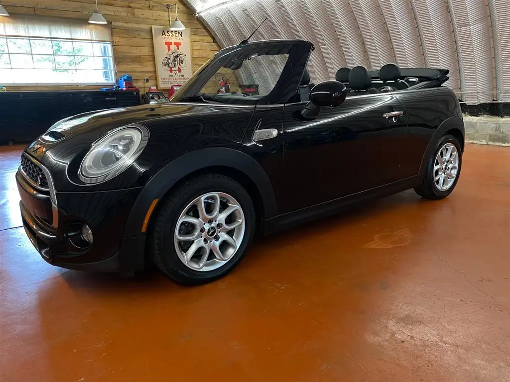 2017 MINI Cooper S Convertible photo 1