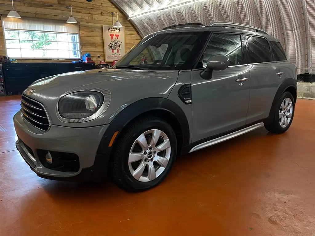 2017 MINI Countryman Base's photo