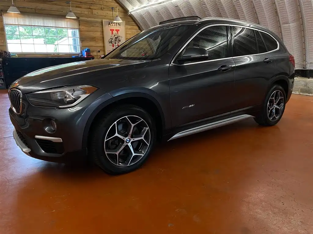 2018 BMW X1 xDrive28i's photo