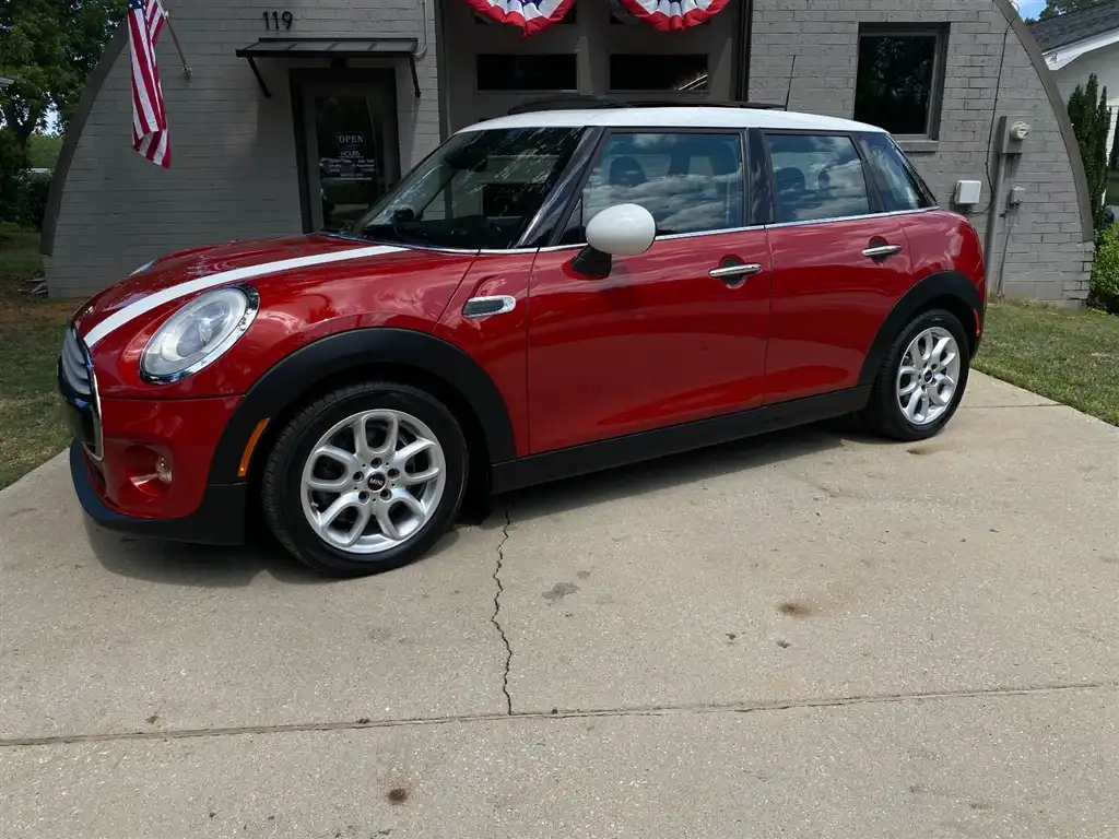 2015 MINI Cooper's photo