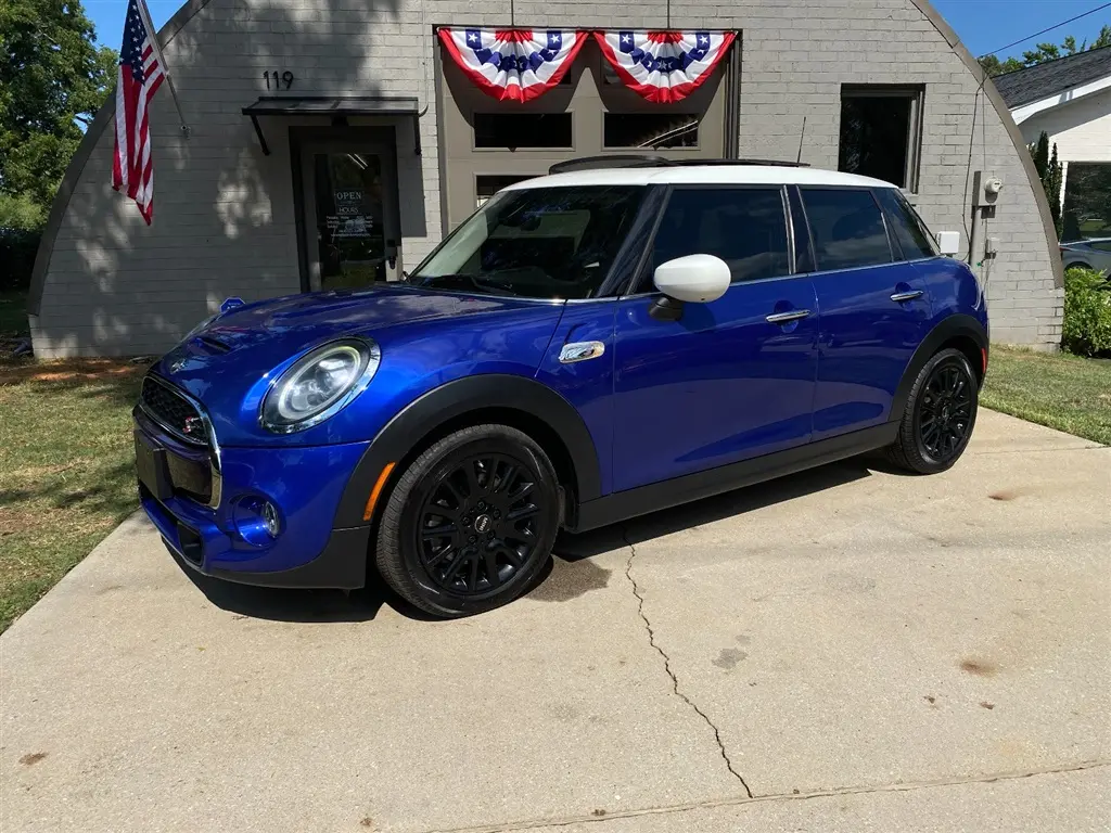 Vehicle Image 1