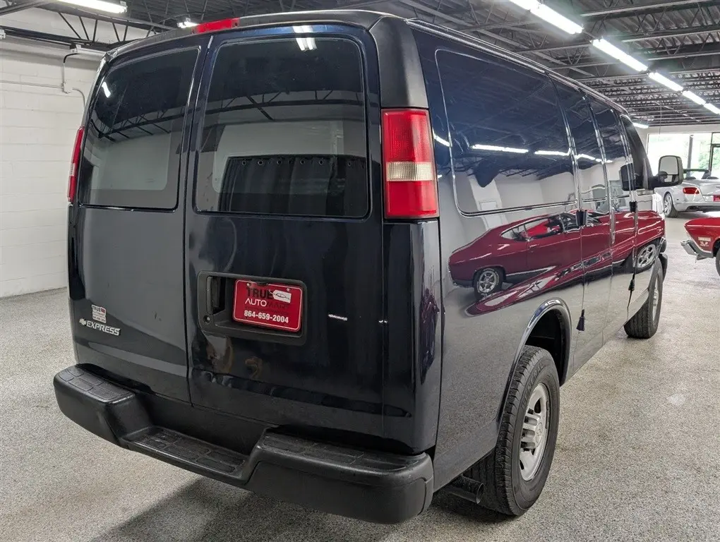 2014 Chevrolet Express 2500 Work Van HD photo 4