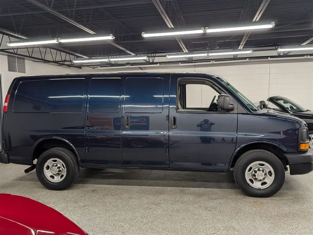 2014 Chevrolet Express 2500 Work Van HD photo 5