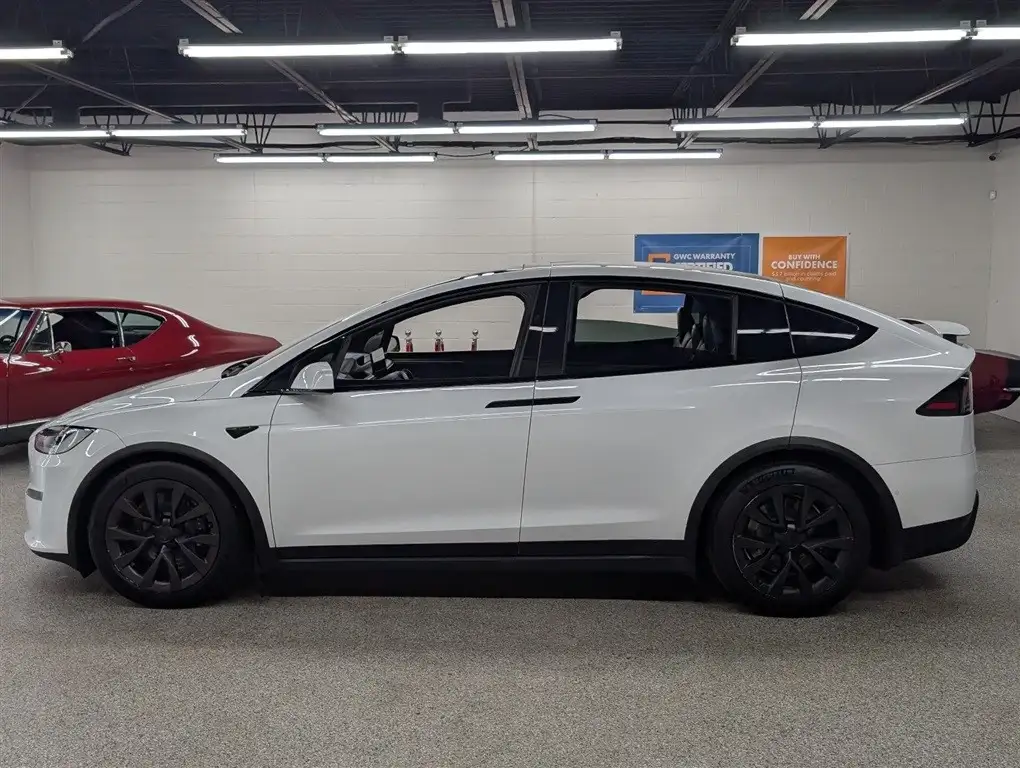 2023 Tesla Model X Long Range's photo